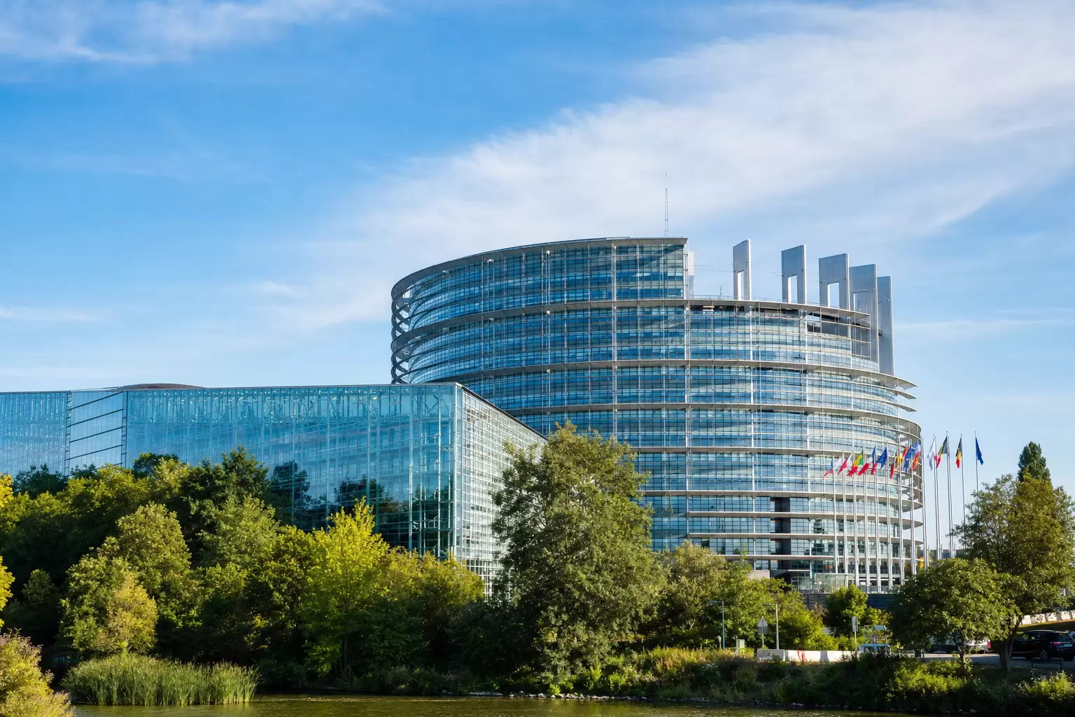 Parlement européen vu de l'extérieur avec fond vert